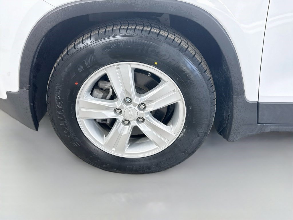 Used 2020 Chevrolet Trax LS FWD image 35