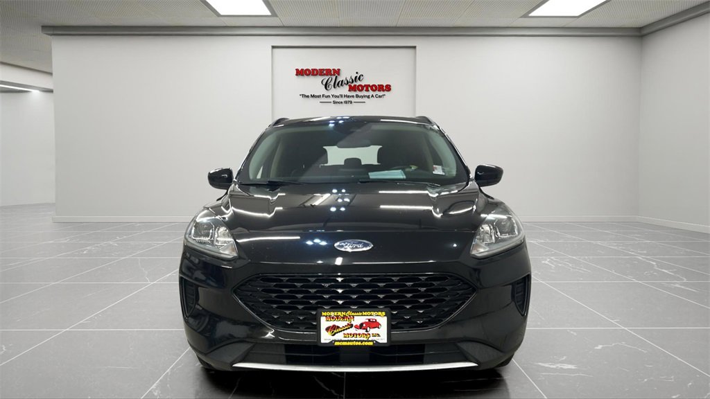 Used 2020 Ford Escape SE Sport image 2