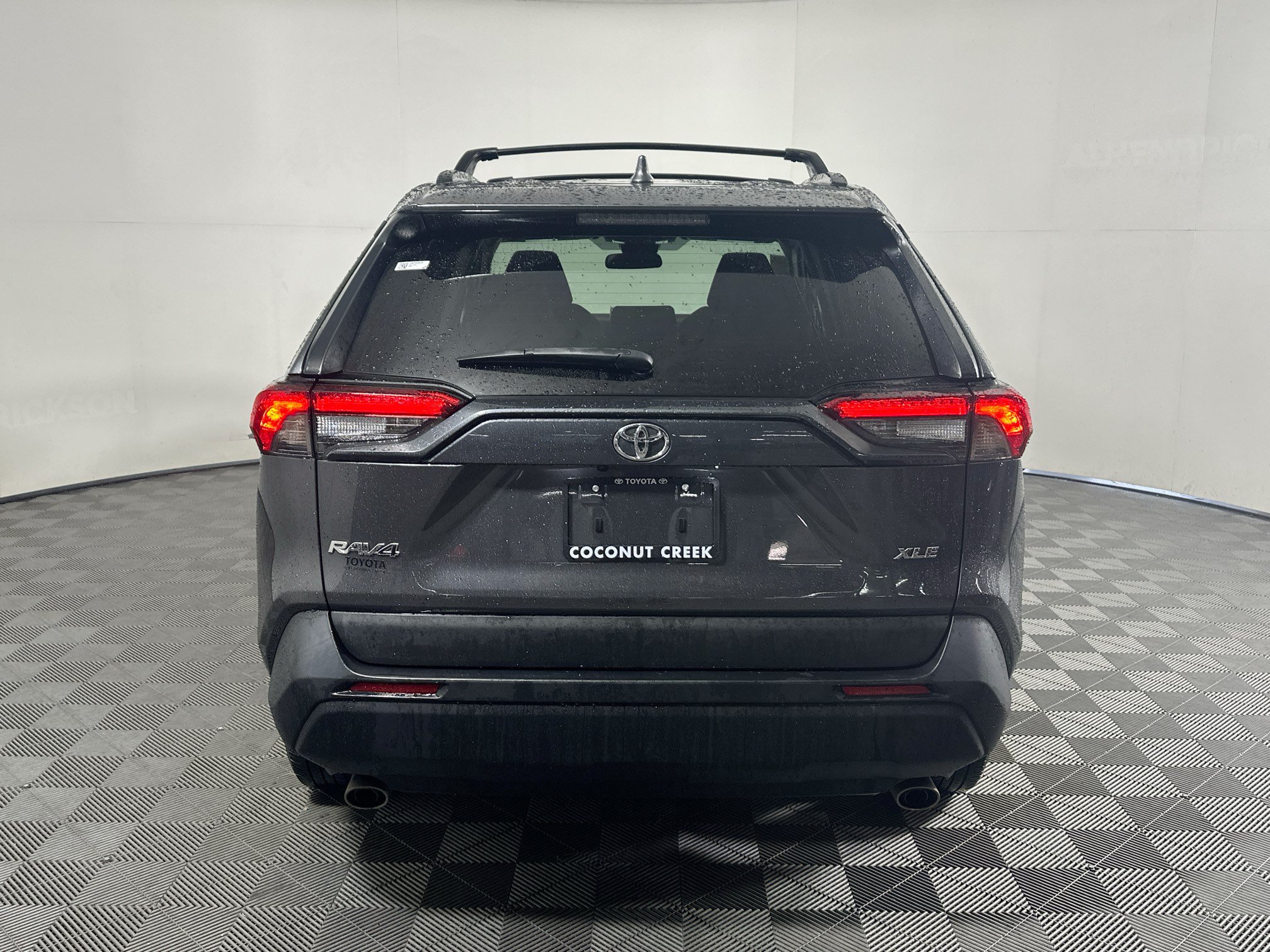 Certified 2023 Toyota RAV4 XLE w/ Convenience Package FWD image 4