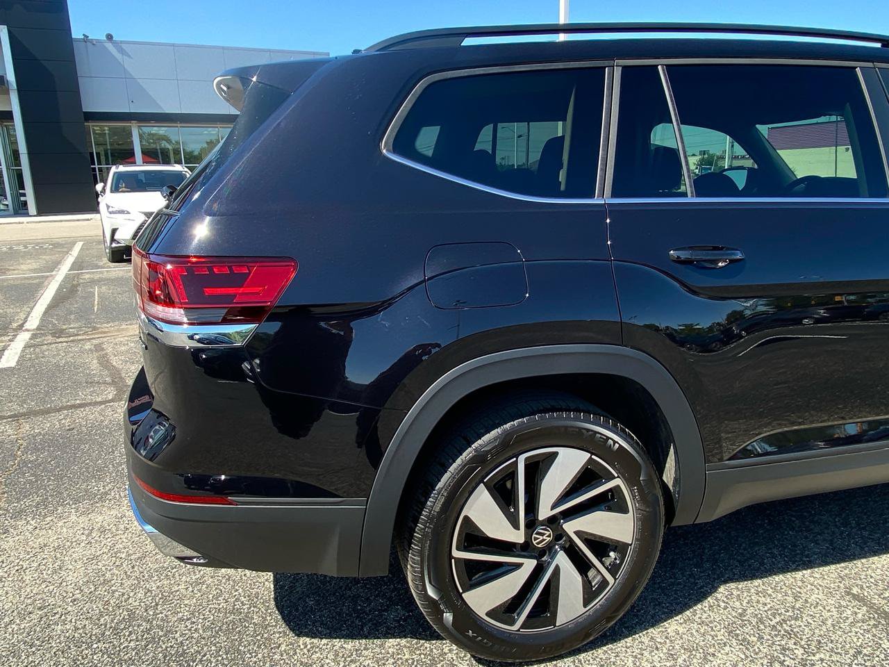 Used 2026 Volkswagen Atlas SE AWD/4WD image 14