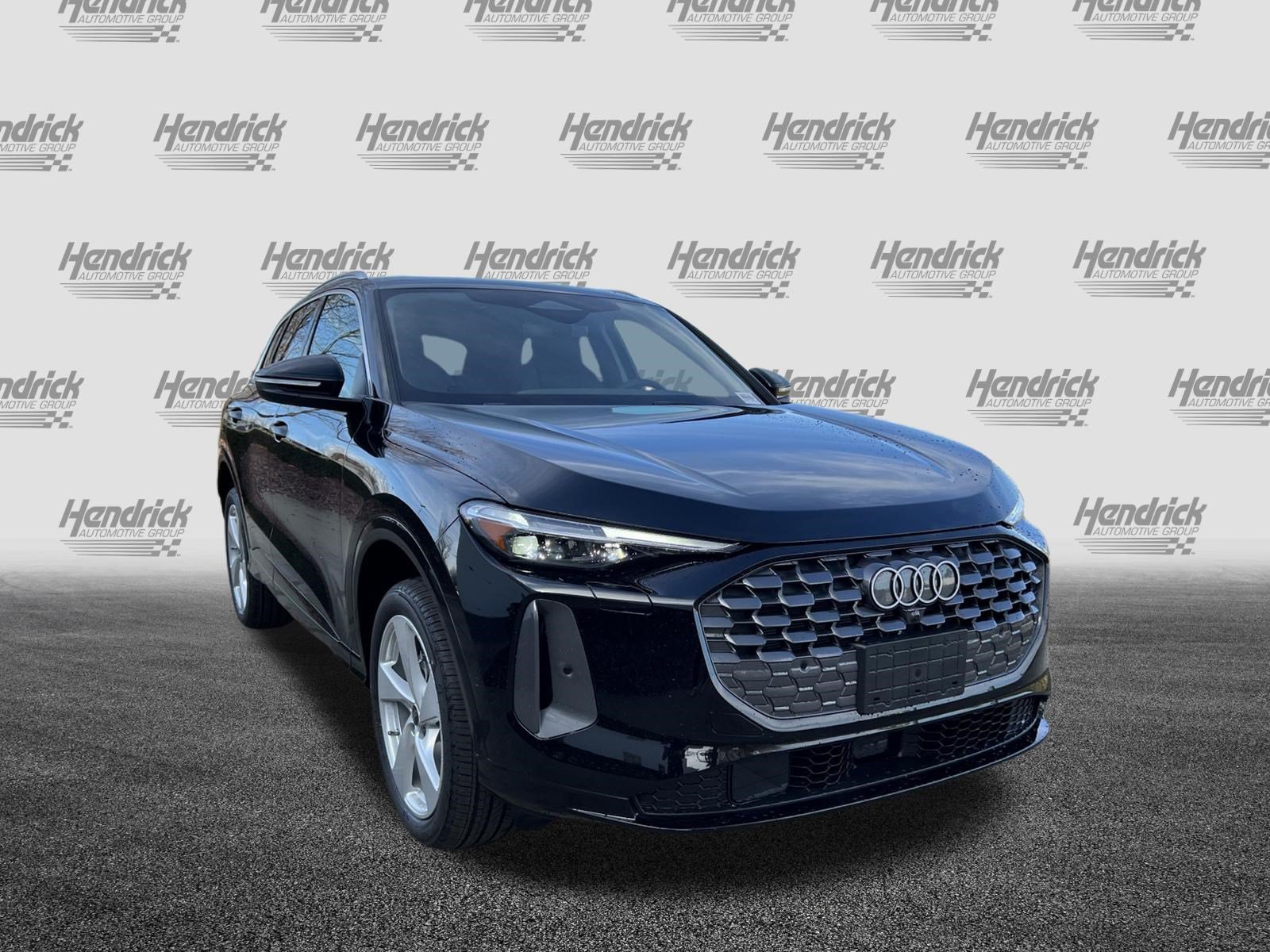 Used 2025 Audi Q5 Premium w/ Premium Plus AWD/4WD image 2