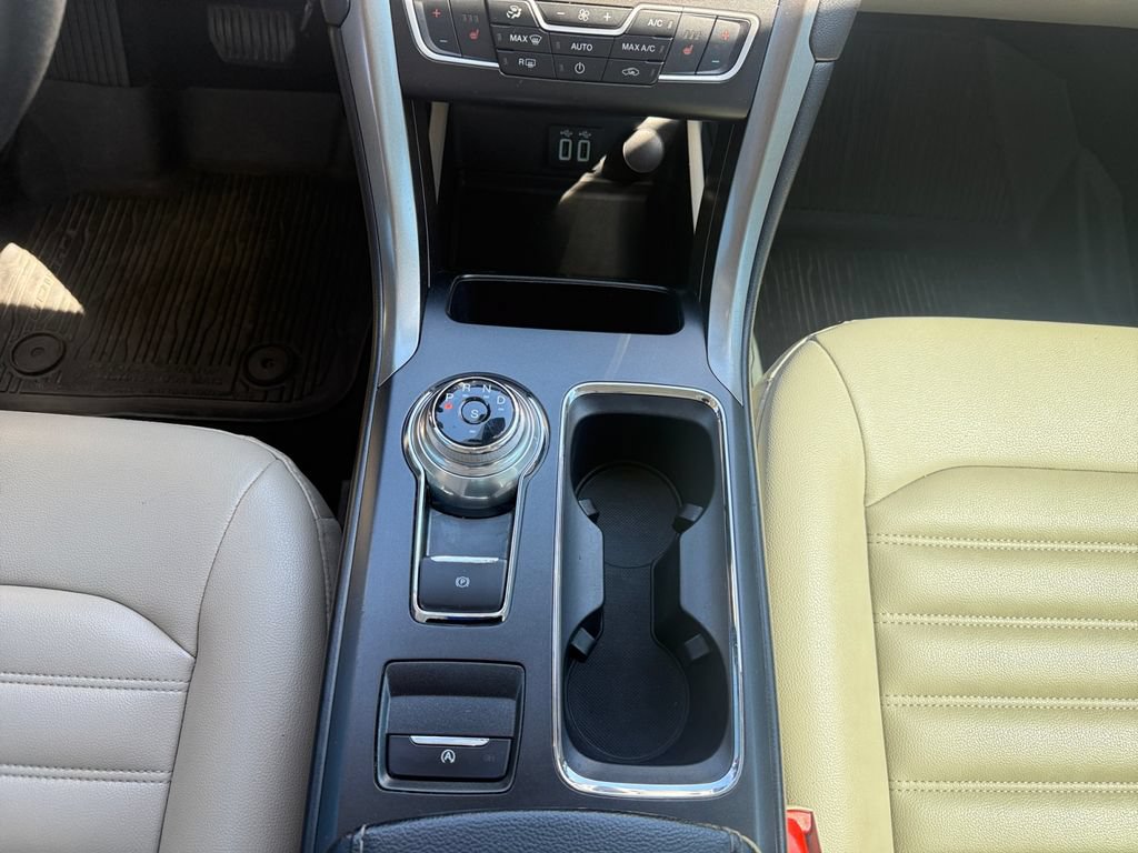 Used 2019 Ford Fusion SEL FWD image 27