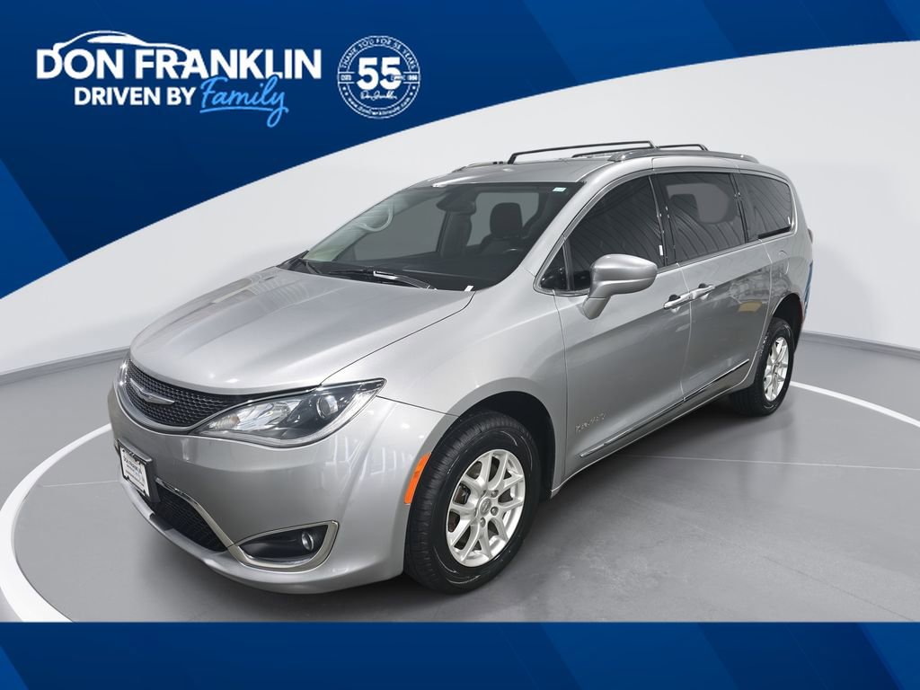 Used 2020 Chrysler Pacifica Touring-L FWD image 1