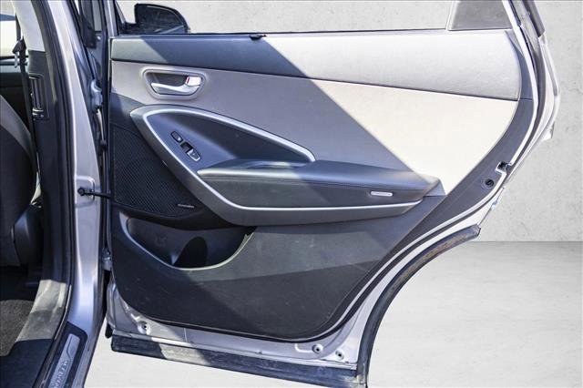 Used 2014 Hyundai Santa Fe GLS image 28