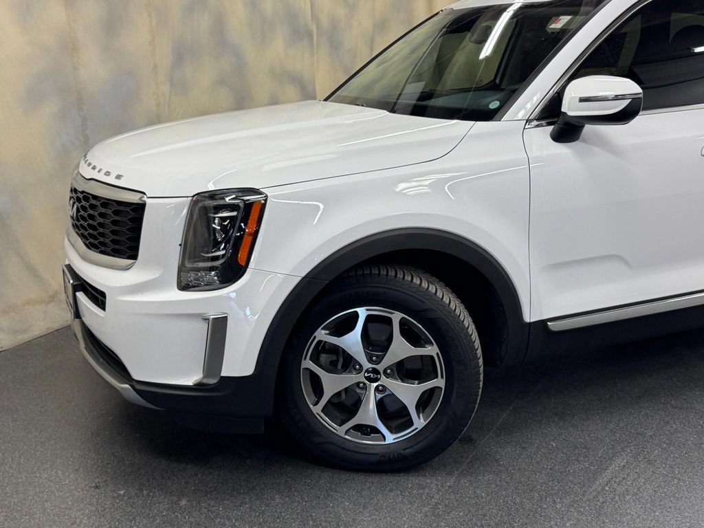 Used 2022 Kia Telluride EX FWD image 2