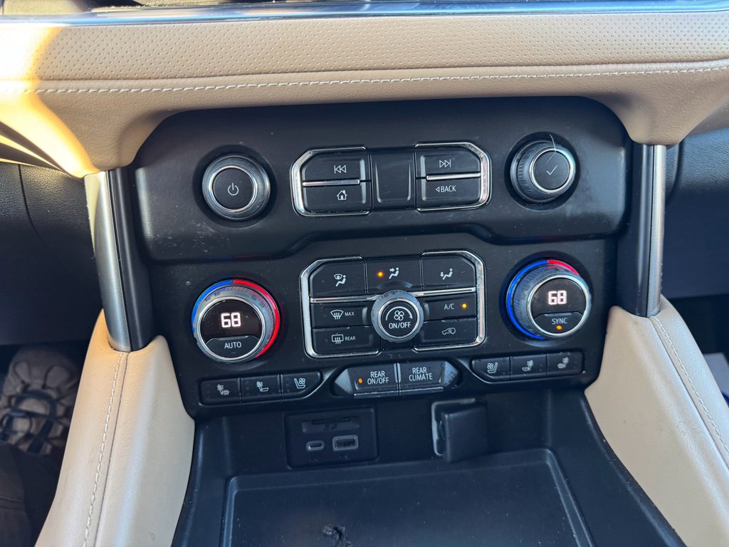 Used 2021 Chevrolet Tahoe Premier w/ Premium Package image 24