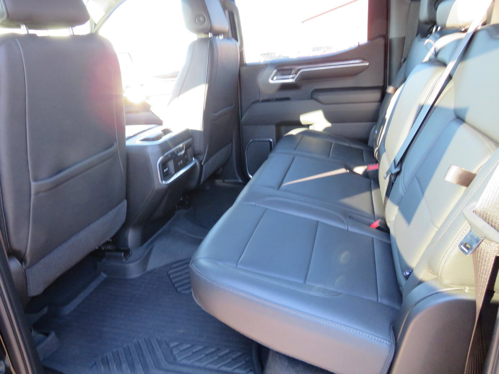 Used 2022 Chevrolet Silverado 1500 LTZ image 9