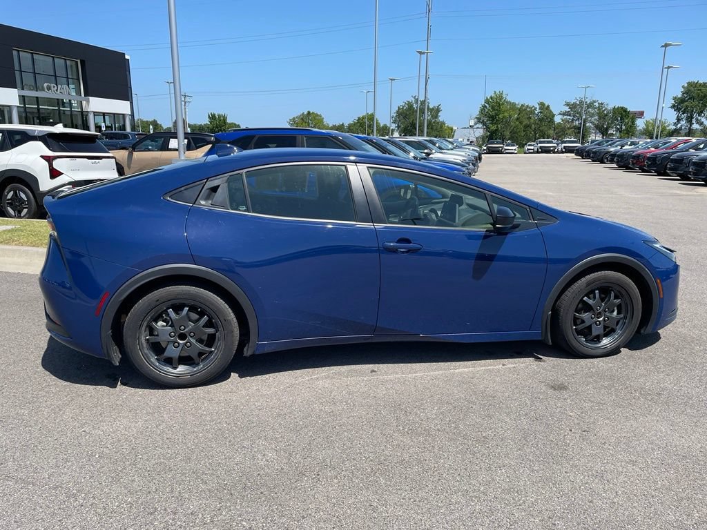 Used 2023 Toyota Prius LE FWD image 8