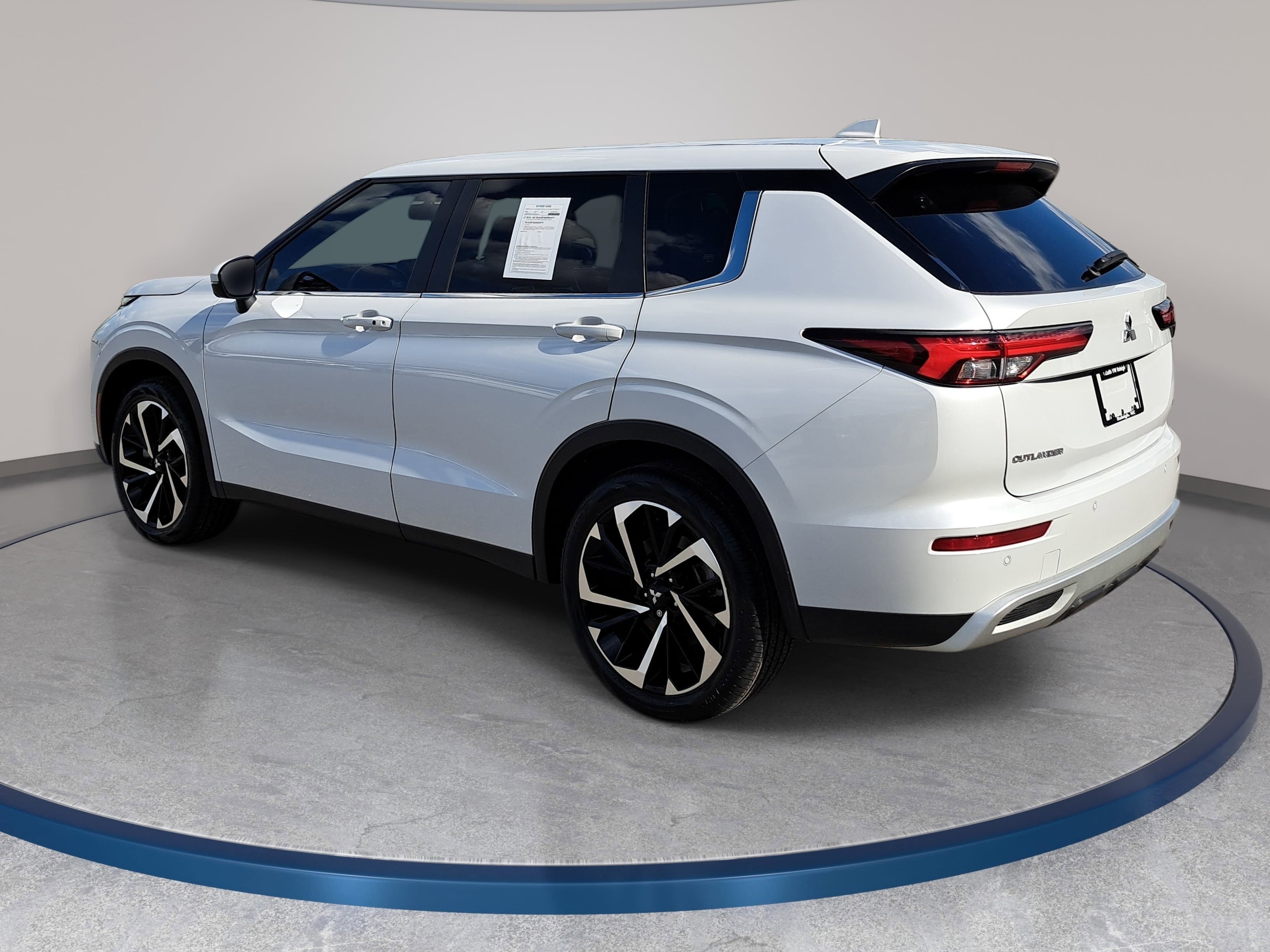 Used 2024 Mitsubishi Outlander SE FWD image 7