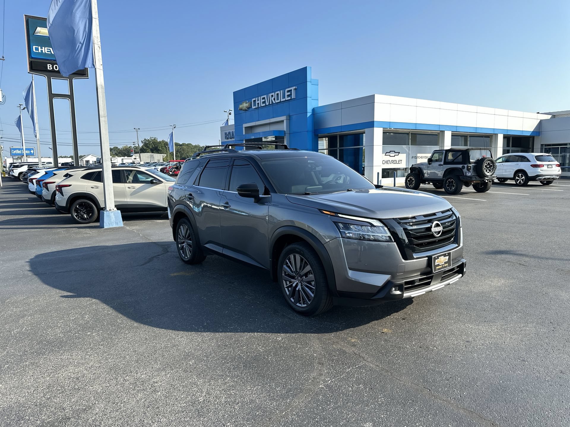 Used 2023 Nissan Pathfinder SL w/ SL Premium Package