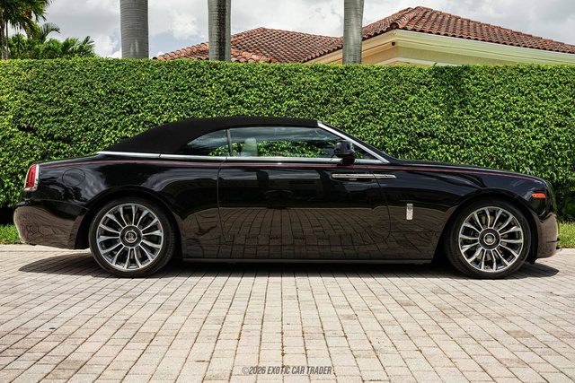 Used 2019 Rolls-Royce Dawn RWD image 22