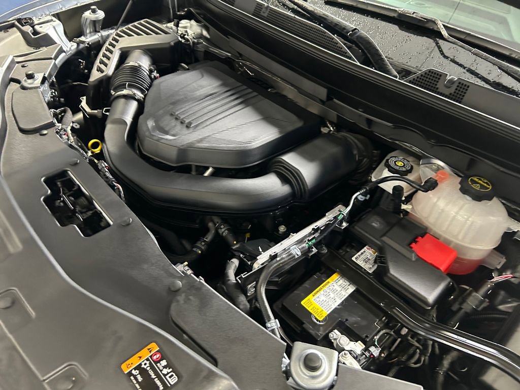 Used 2025 GMC Acadia Elevation image 30