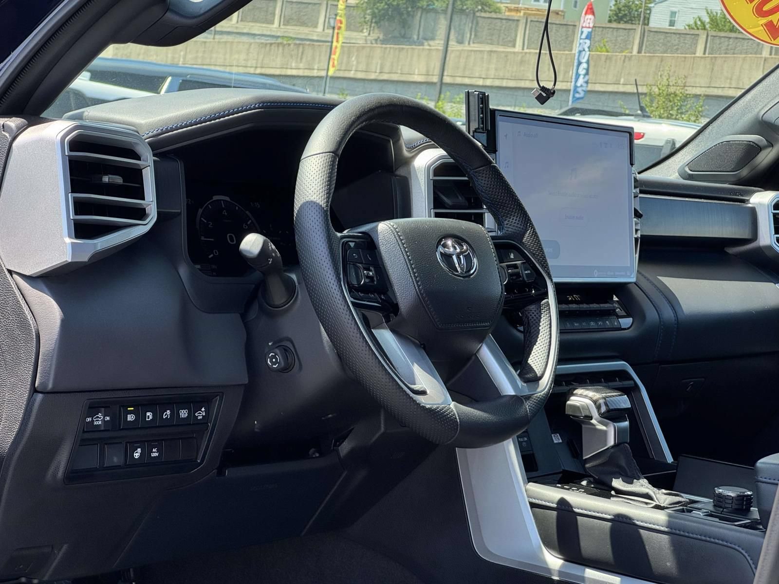 Used 2023 Toyota Tundra Platinum AWD/4WD image 12