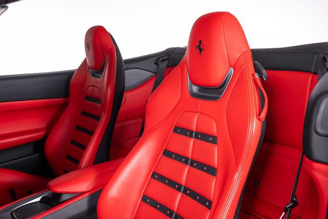 Used 2019 Ferrari Portofino RWD image 22