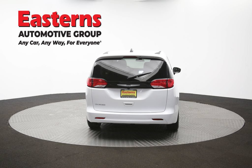 Used 2022 Chrysler Voyager LX FWD image 36