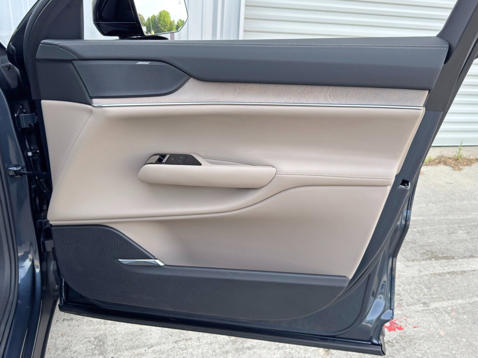 Used 2025 Volvo EX90 Ultra AWD/4WD image 43