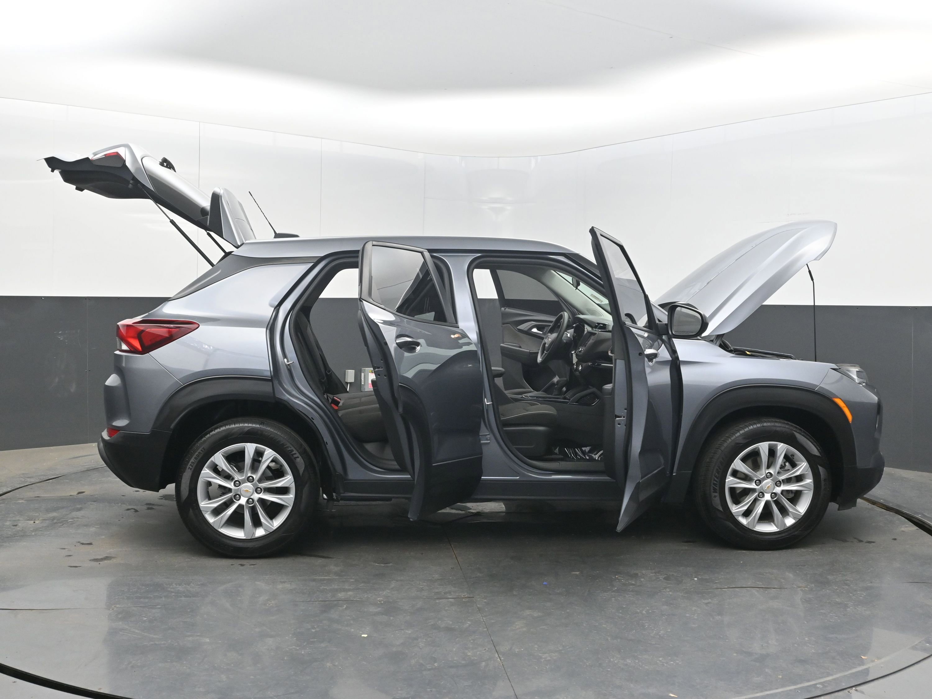 Used 2022 Chevrolet TrailBlazer LS image 46