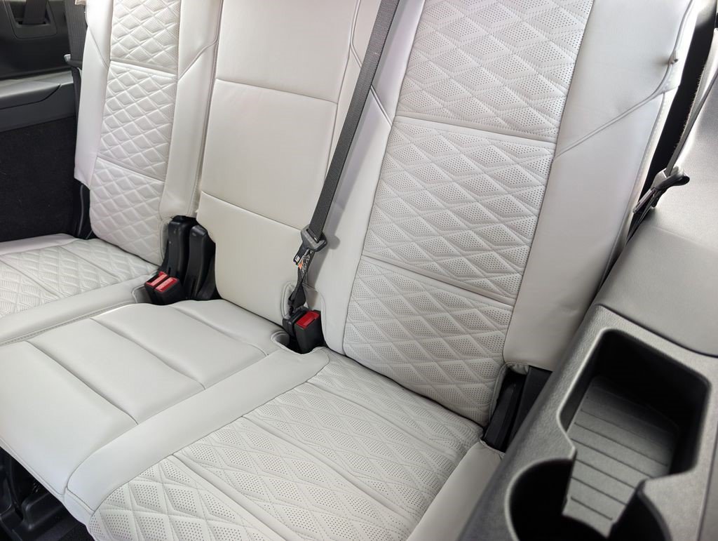 Certified 2025 Cadillac Escalade ESV Sport Platinum RWD image 21