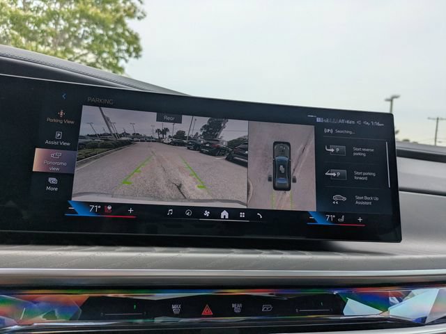 Used 2023 BMW 740i w/ Parking Assistance Package RWD image 21