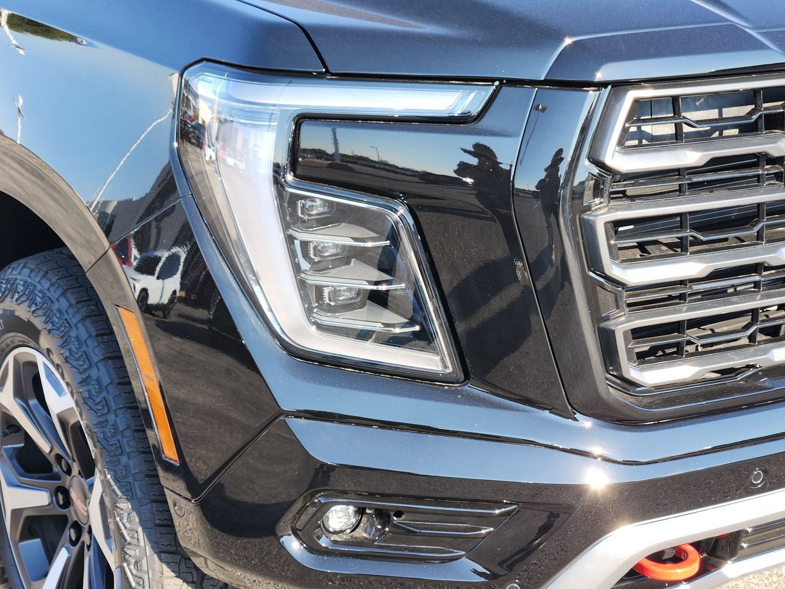New 2026 GMC Yukon AT4 Ultimate w/ LPO, Floor Liner Package AWD/4WD image 10