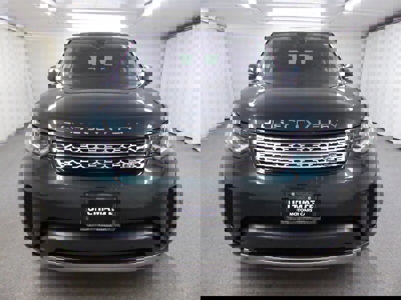 Used 2017 Land Rover Discovery HSE image 2