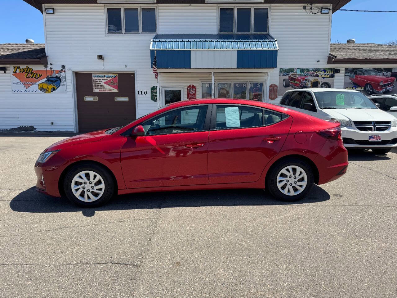 Used 2019 Hyundai Elantra SE image 1