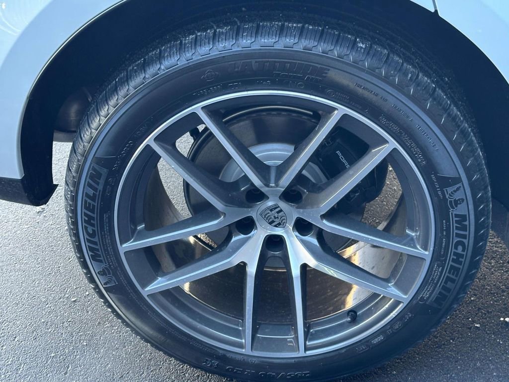 New 2026 Porsche Macan AWD/4WD image 9