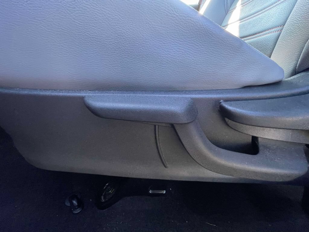Used 2023 Nissan Kicks SR w/ SR Premium Package FWD image 16