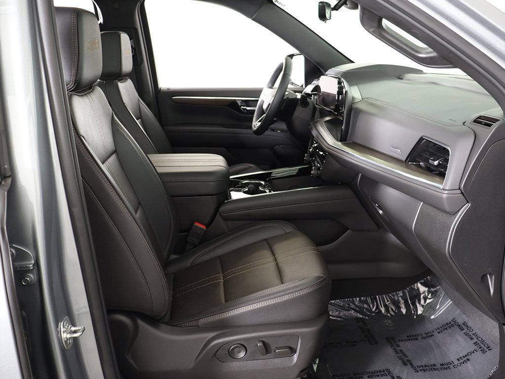 Used 2025 Chevrolet Tahoe High Country w/ Sun And Tow Package image 39