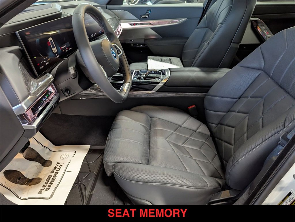 New 2025 BMW i7 eDrive50 w/ Premium Package image 12