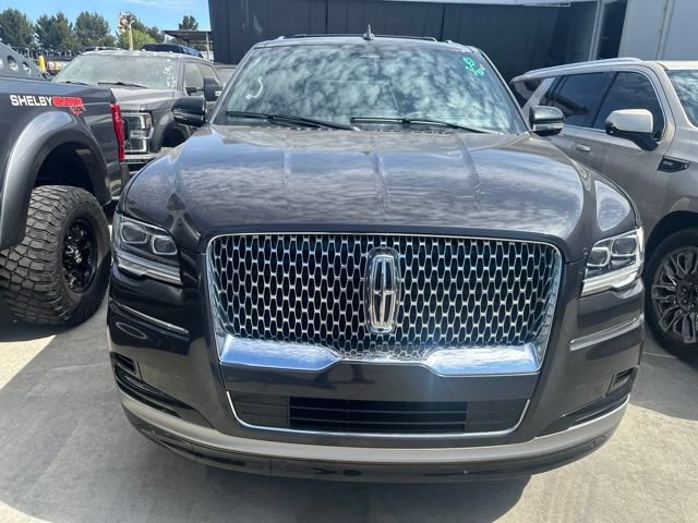 Used 2023 Lincoln Navigator L Reserve AWD/4WD image 3