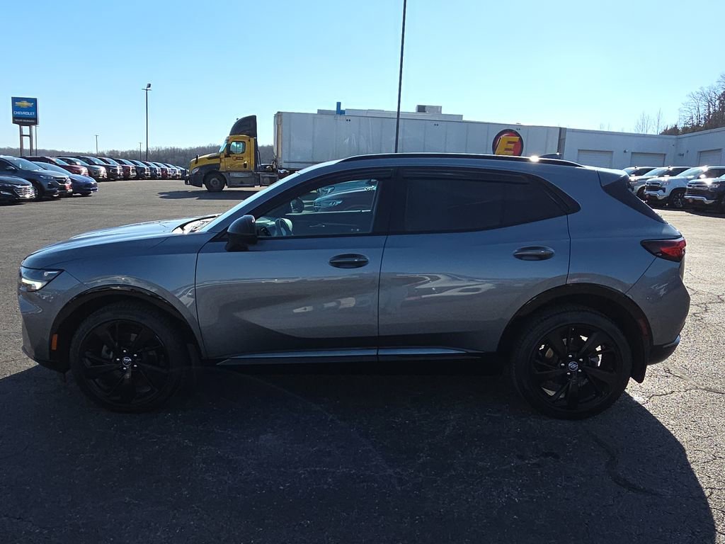 Used 2022 Buick Envision Essence w/ Technology Package II image 5