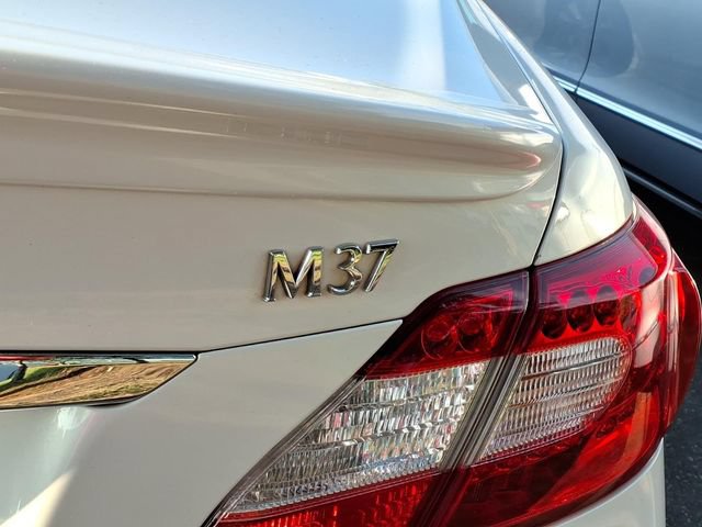 Used 2011 INFINITI M37 w/ Premium Pkg RWD image 10