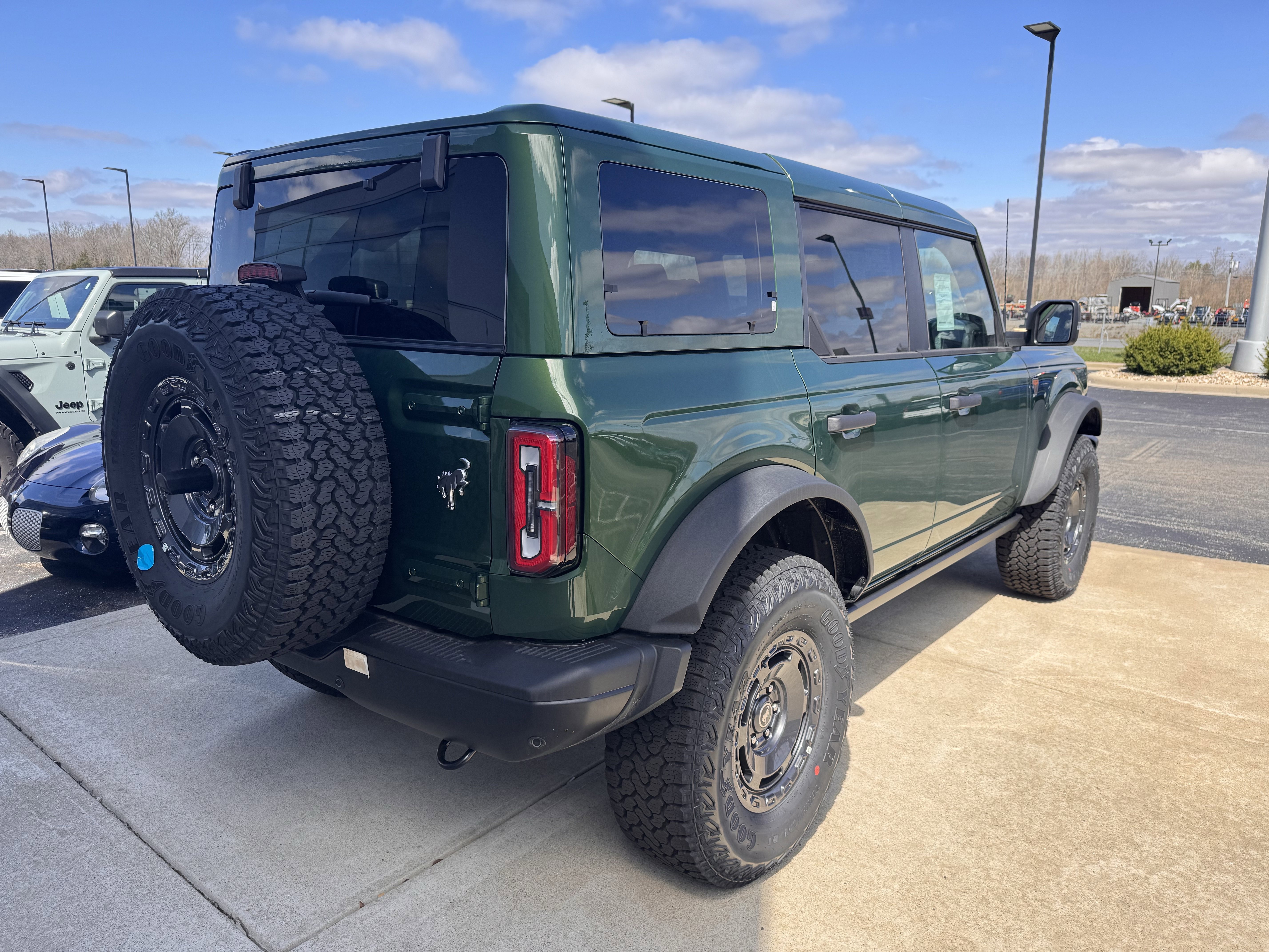 New 2025 Ford Bronco Badlands image 3