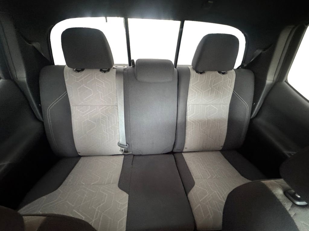 Used 2020 Toyota Tacoma TRD Off-Road image 17