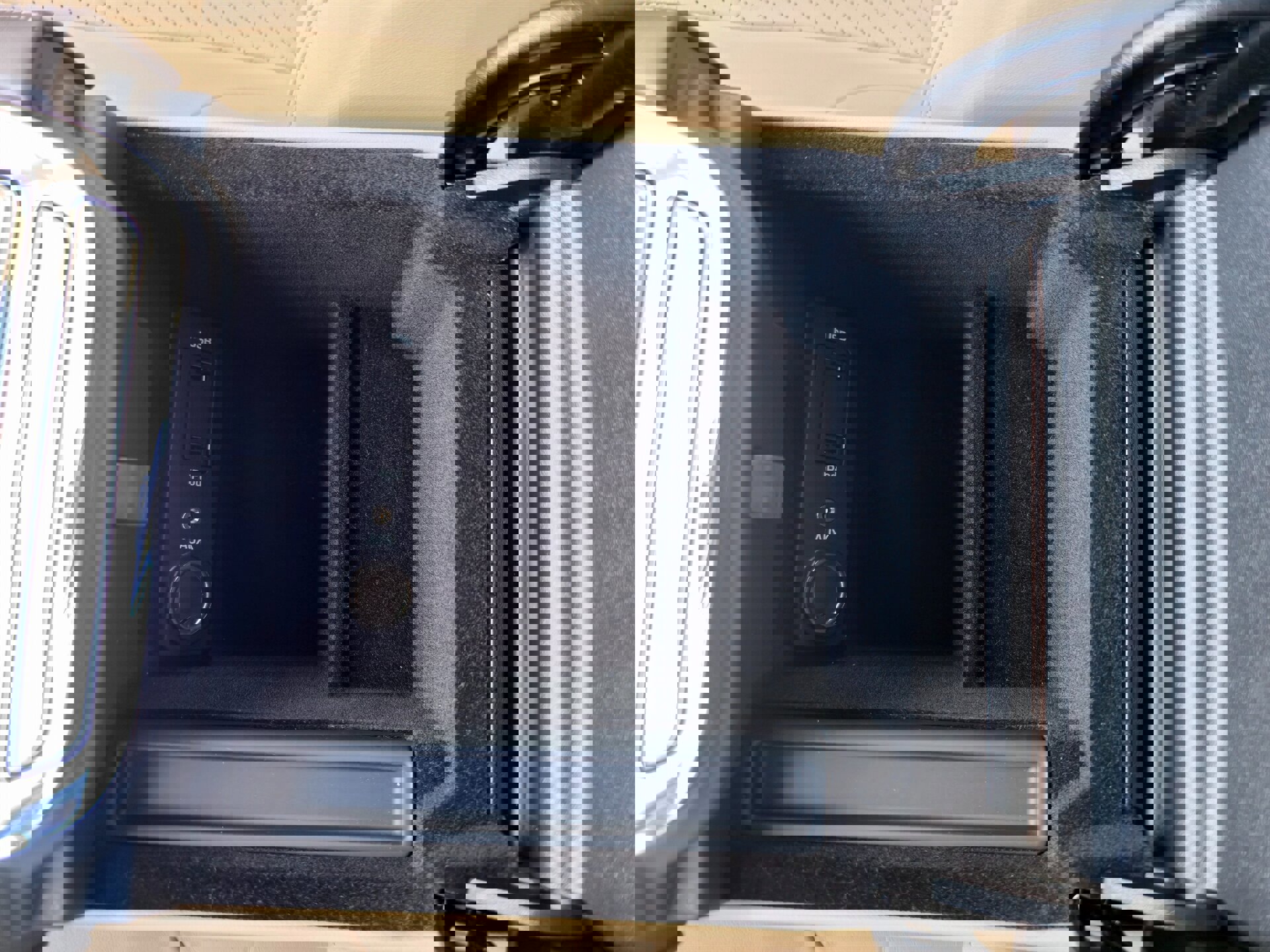 Used 2012 Jaguar XJ RWD image 22