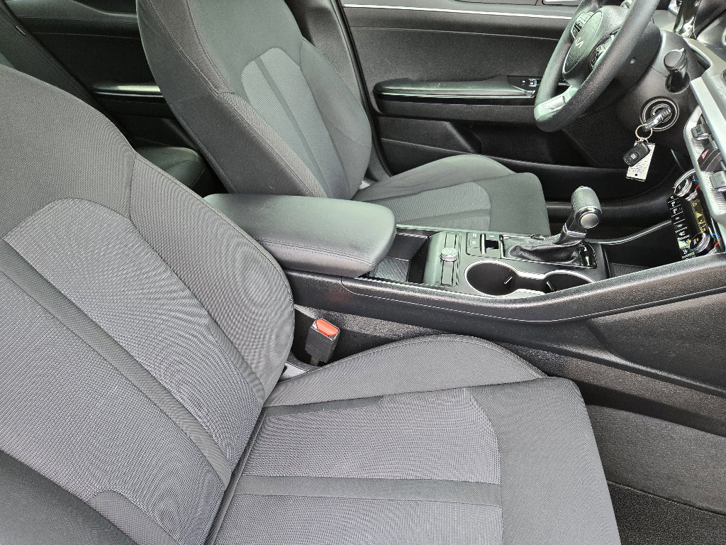 Used 2022 Kia K5 LX image 19