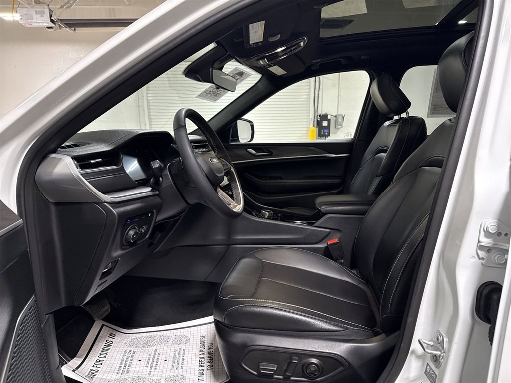 Used 2025 Jeep Grand Cherokee Limited 4xe image 21