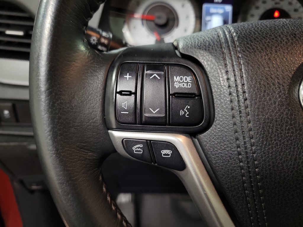 Used 2015 Toyota Sienna SE FWD image 24