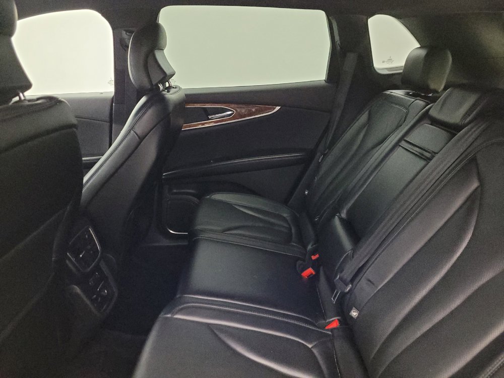Used 2016 Lincoln MKX Reserve w/ Technology Package AWD/4WD image 18