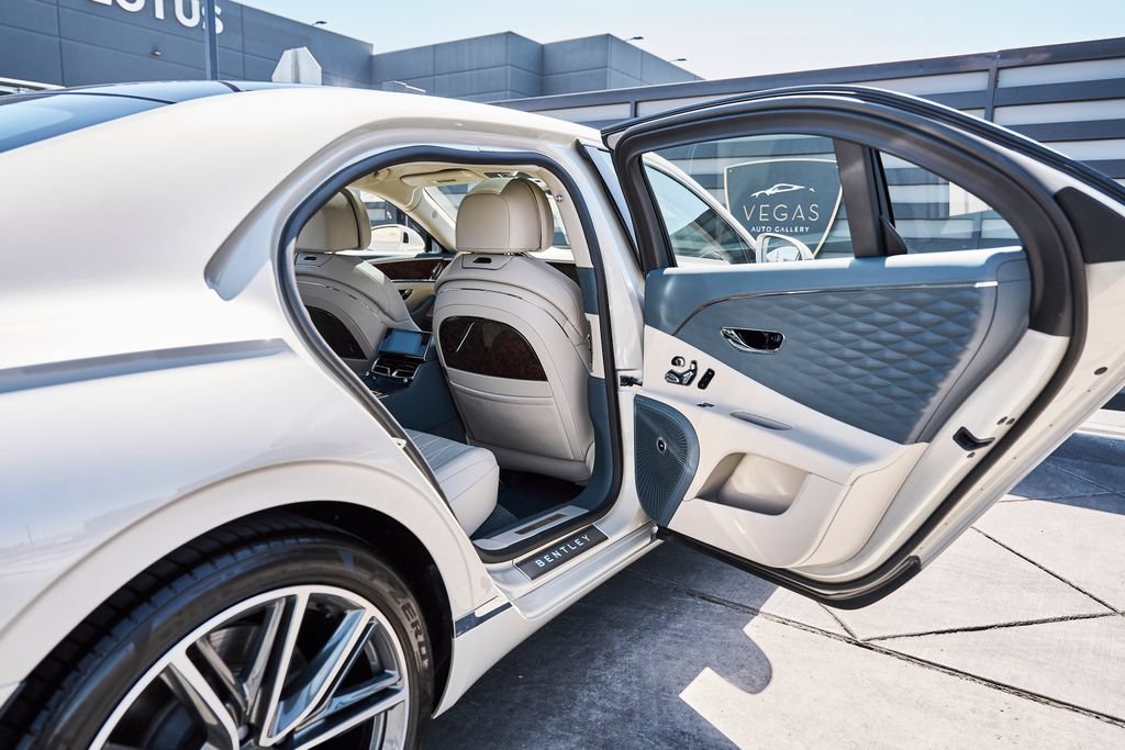 Used 2022 Bentley Flying Spur W12 AWD/4WD image 25