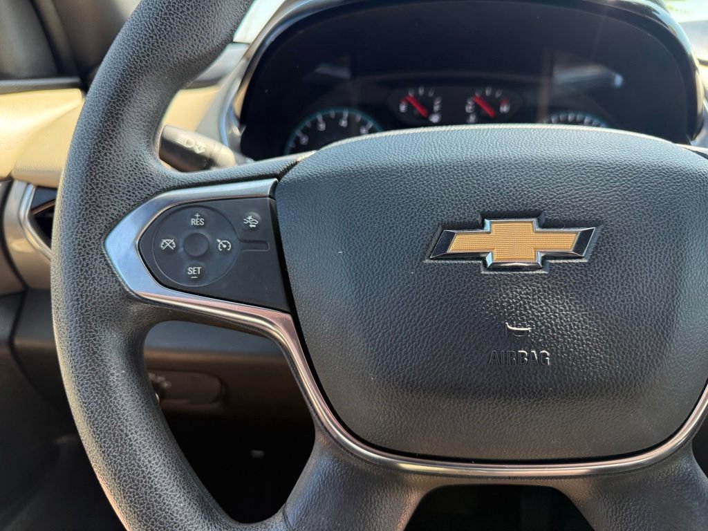 Used 2023 Chevrolet Traverse LS FWD image 24