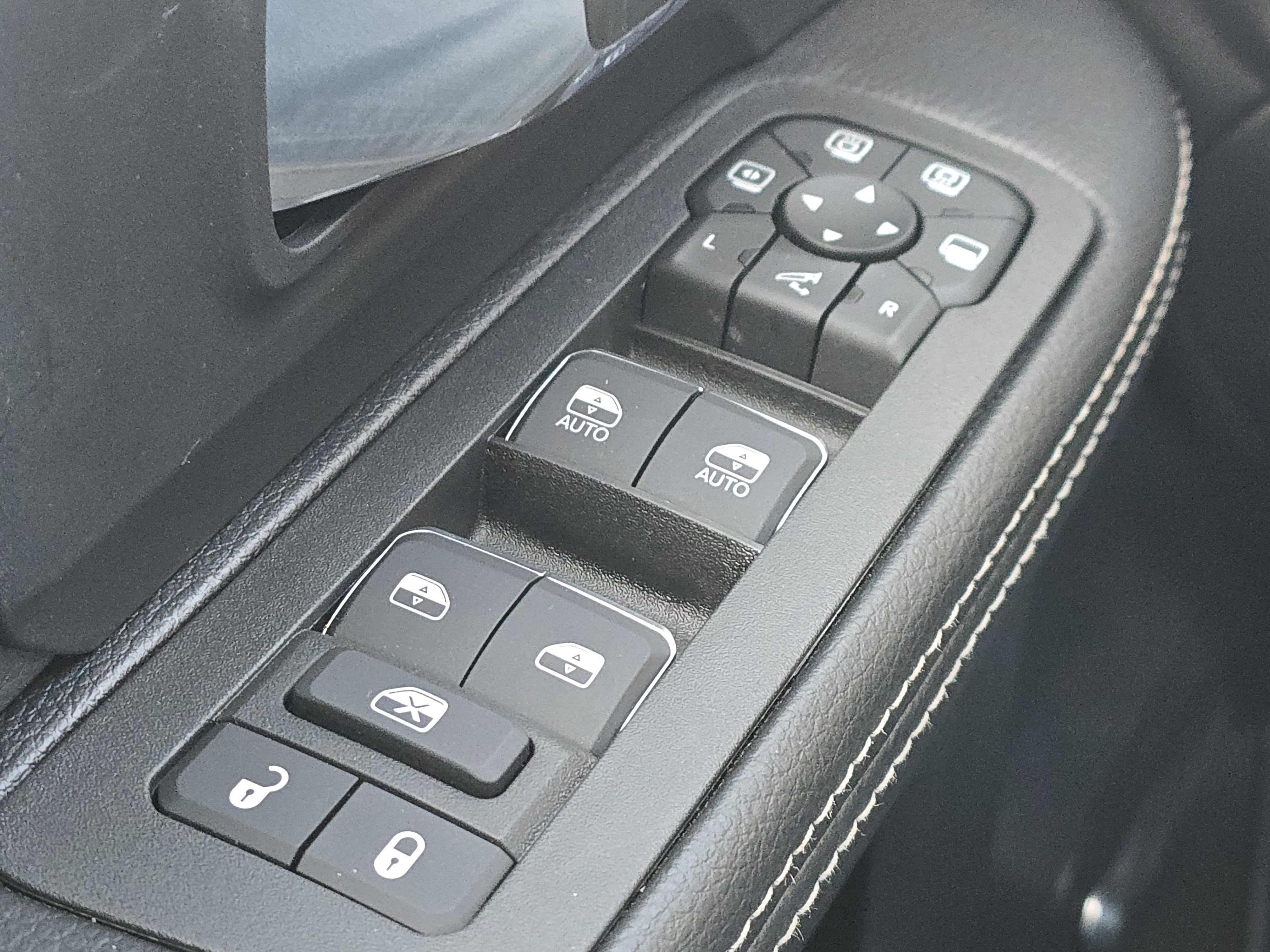 New 2026 RAM 2500 Laramie AWD/4WD image 29