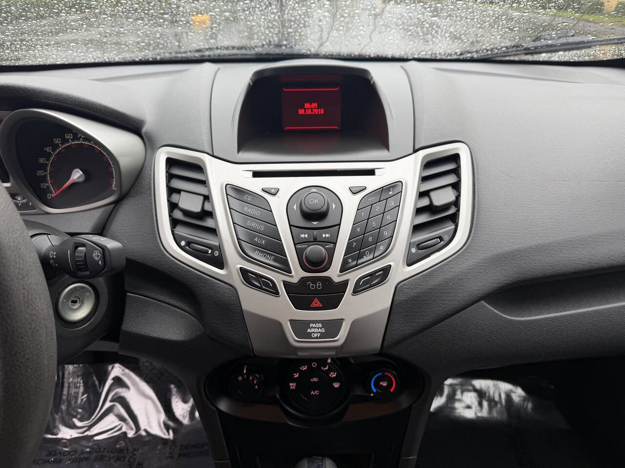 Used 2011 Ford Fiesta SE w/ 203A Rapid Spec Order Code image 19