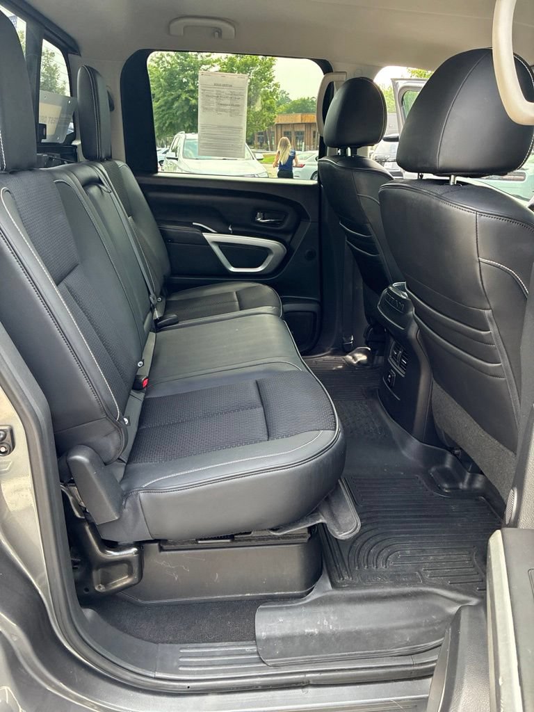Used 2017 Nissan Titan PRO-4X AWD/4WD image 14