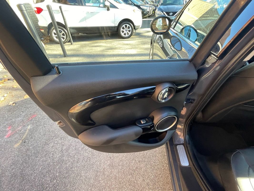 Used 2015 MINI Cooper S image 27