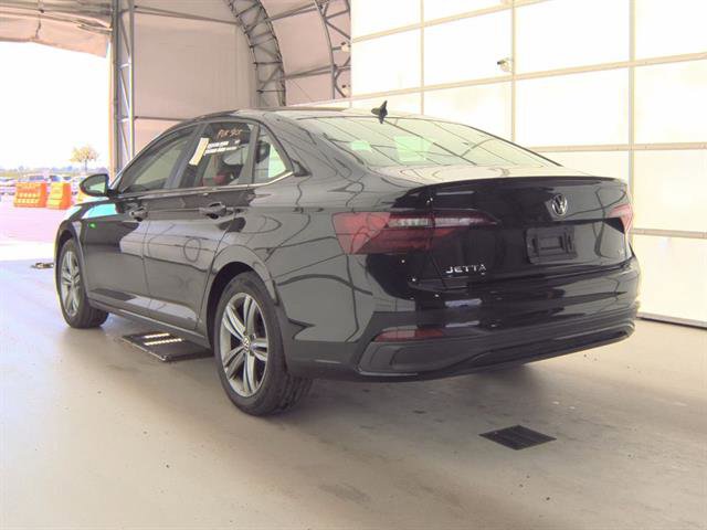 Used 2024 Volkswagen Jetta SE FWD image 4