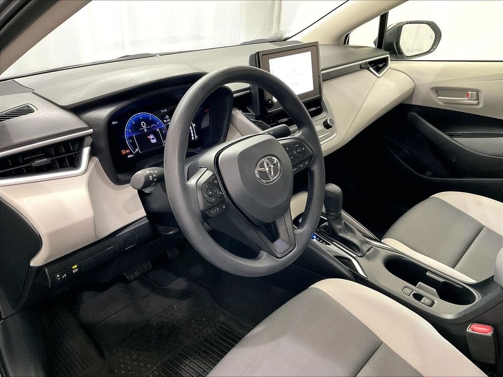 Used 2026 Toyota Corolla LE FWD image 8
