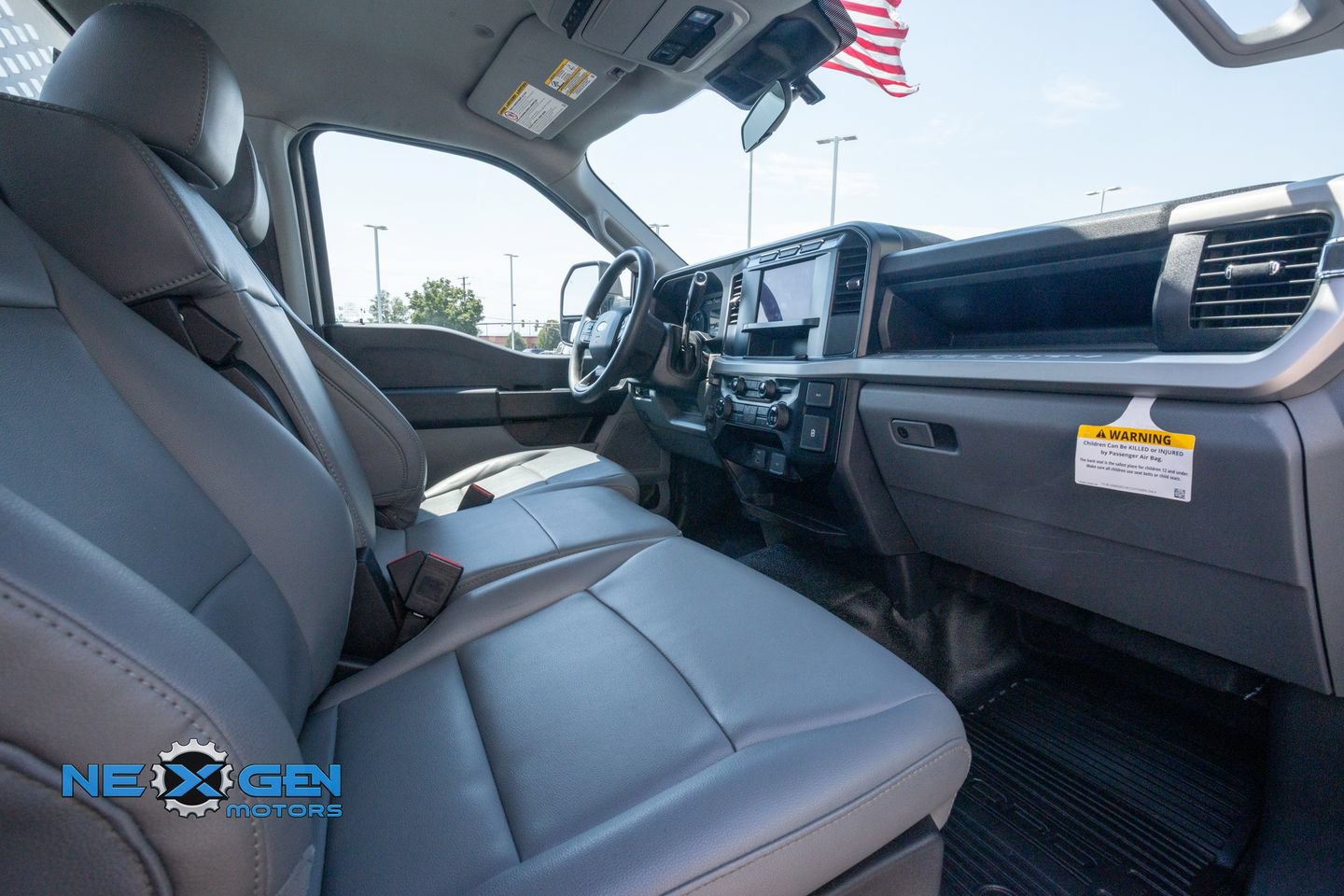 Used 2024 Ford F550 2WD Regular Cab Super Duty image 27