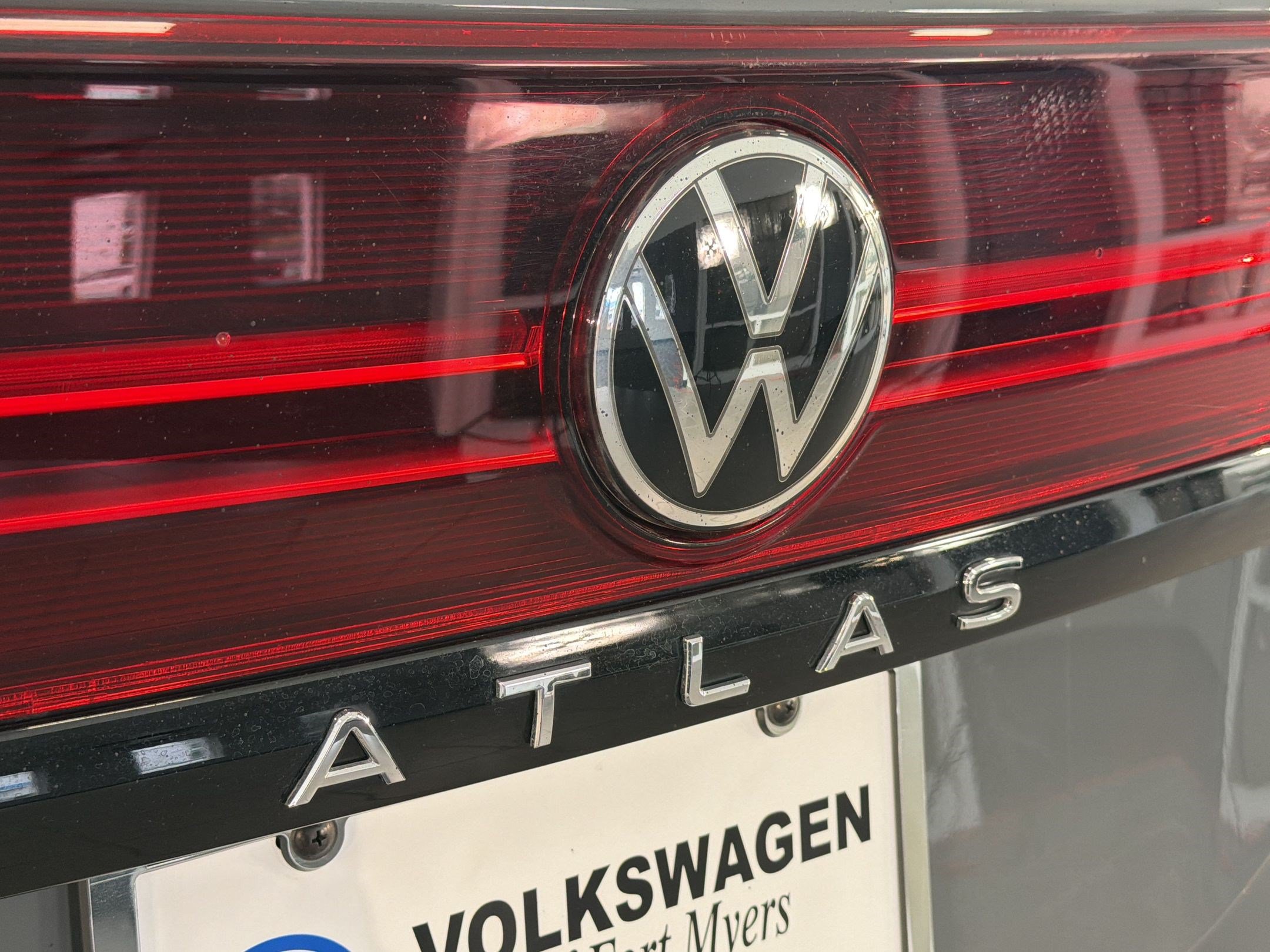 Used 2024 Volkswagen Atlas Peak Edition SEL AWD/4WD image 36